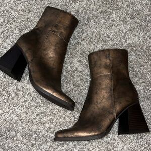 Wonderly Oakley Block Heel Boots